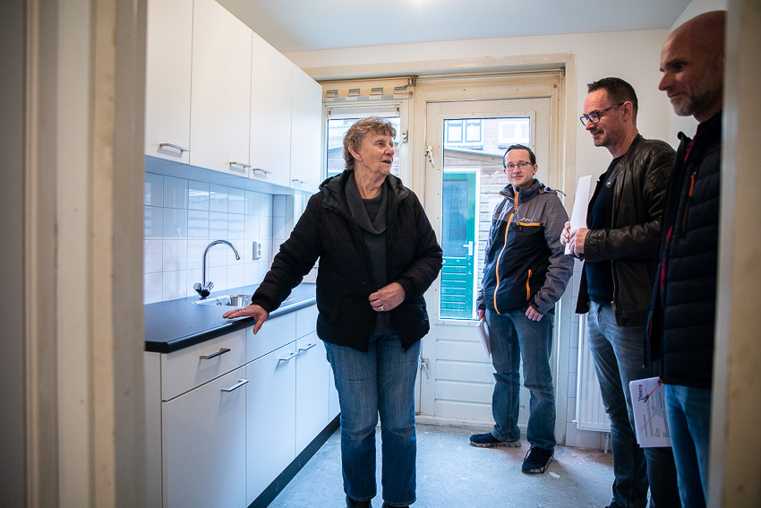 Bewoner Talmastraat nieuwe keuken / foto: Martine Goulmy