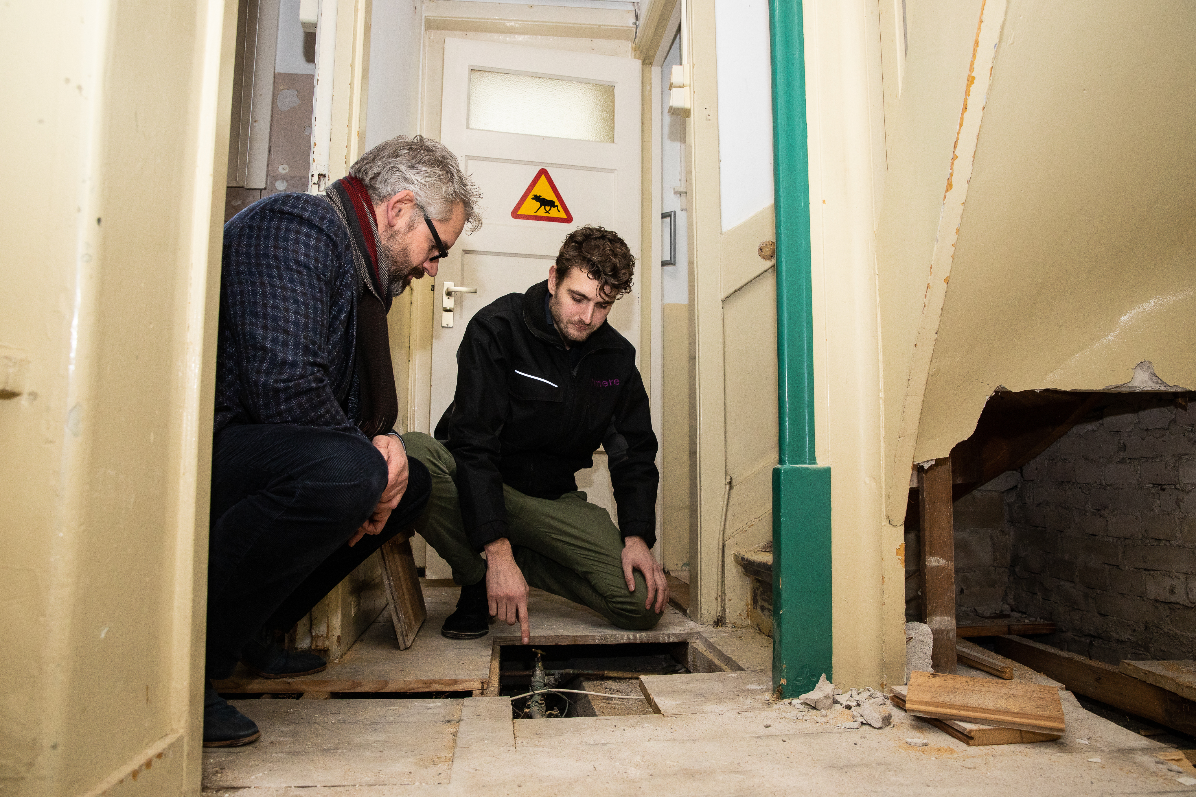 loden leidingen vooral verstopt onder vloeren en leidingen