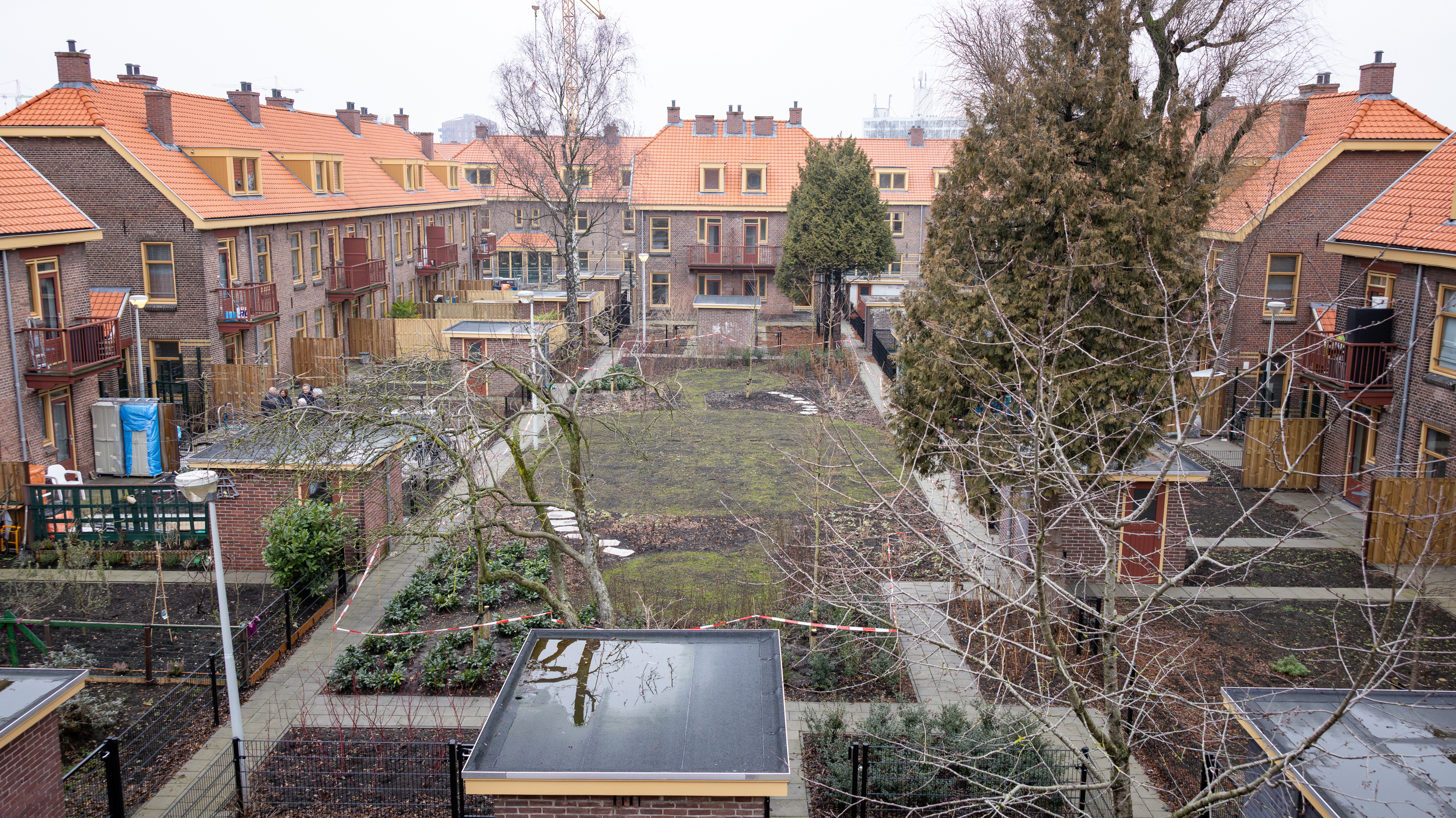 De binnentuin van de Gele Blokken