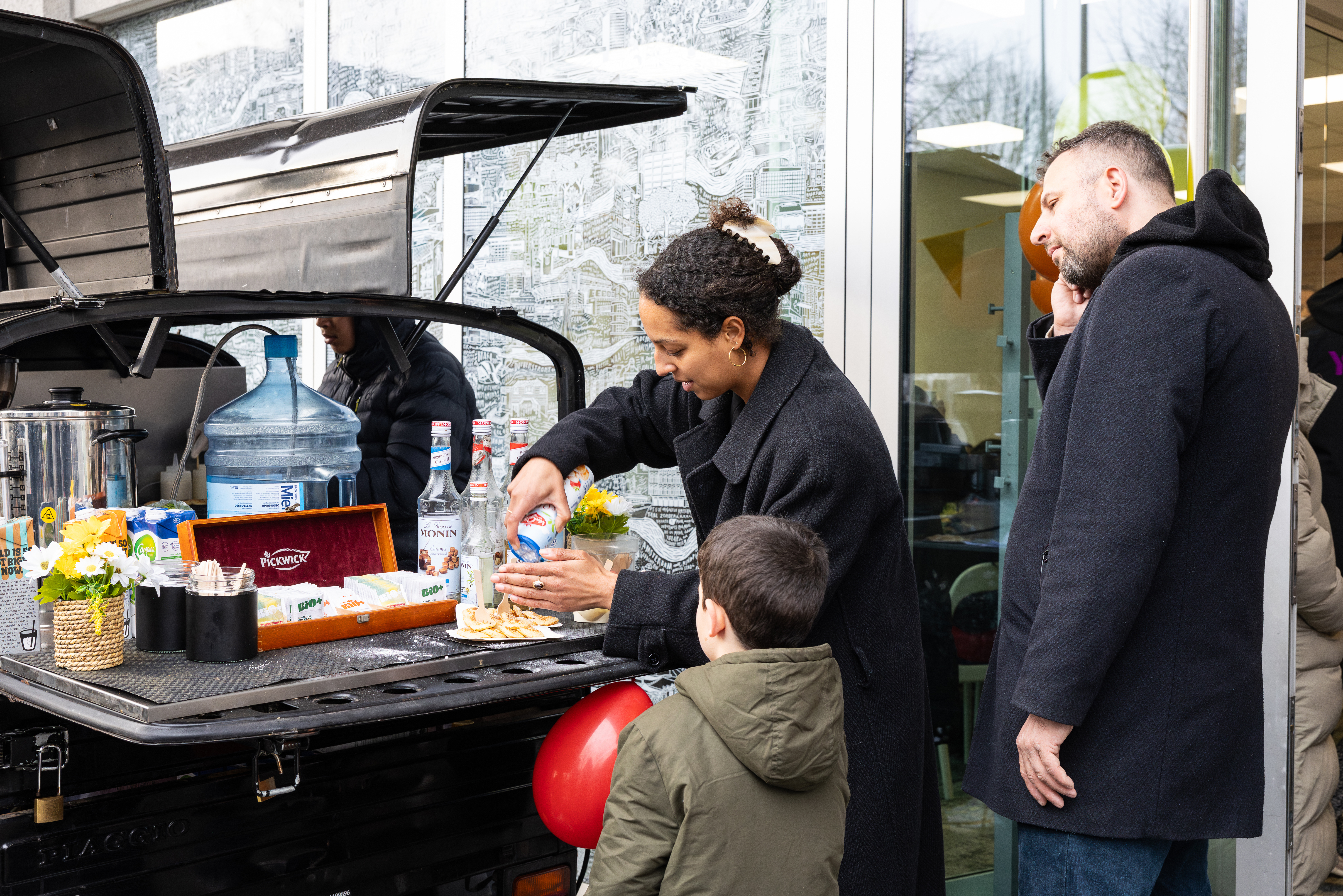 Feestelijke opening met barista