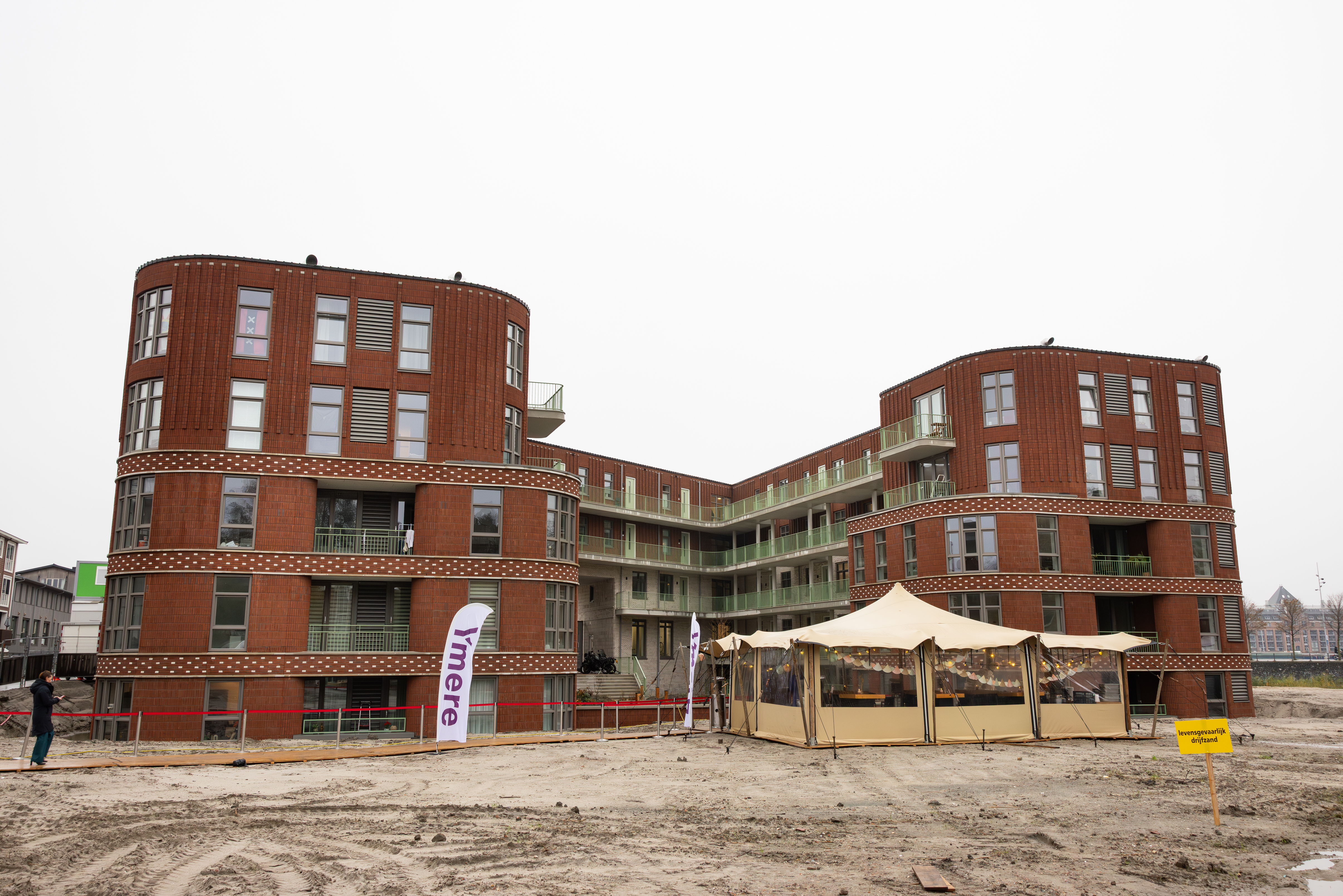 De Sfinx, het gebouw met de rode baksteen