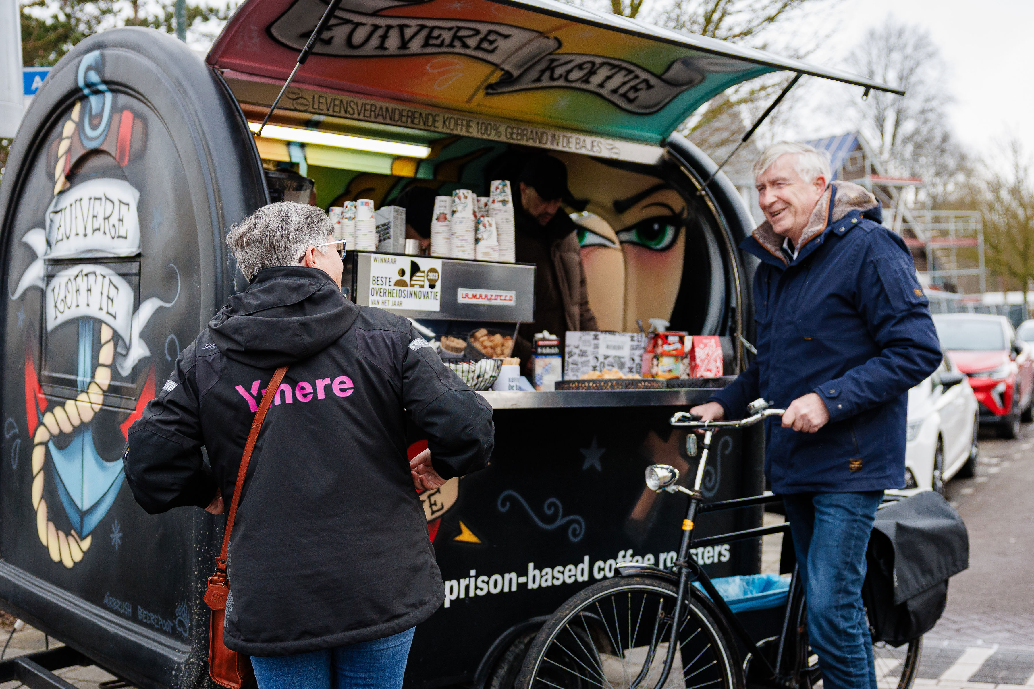 Kop - zuivere - koffie met de wijkbeheerder