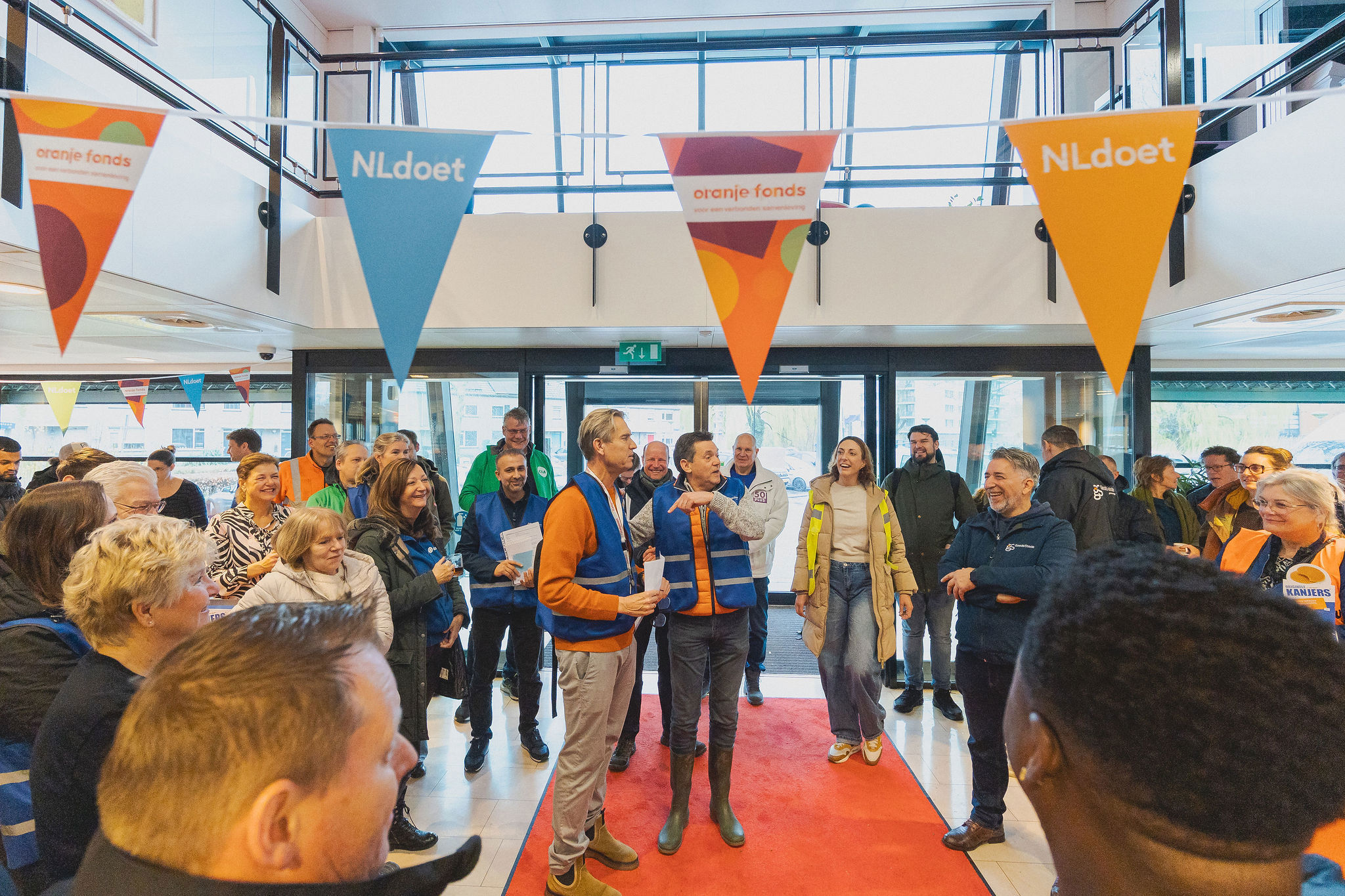 Een flink gezelschap deed mee zoals andere corporaties en ook politieke partijen