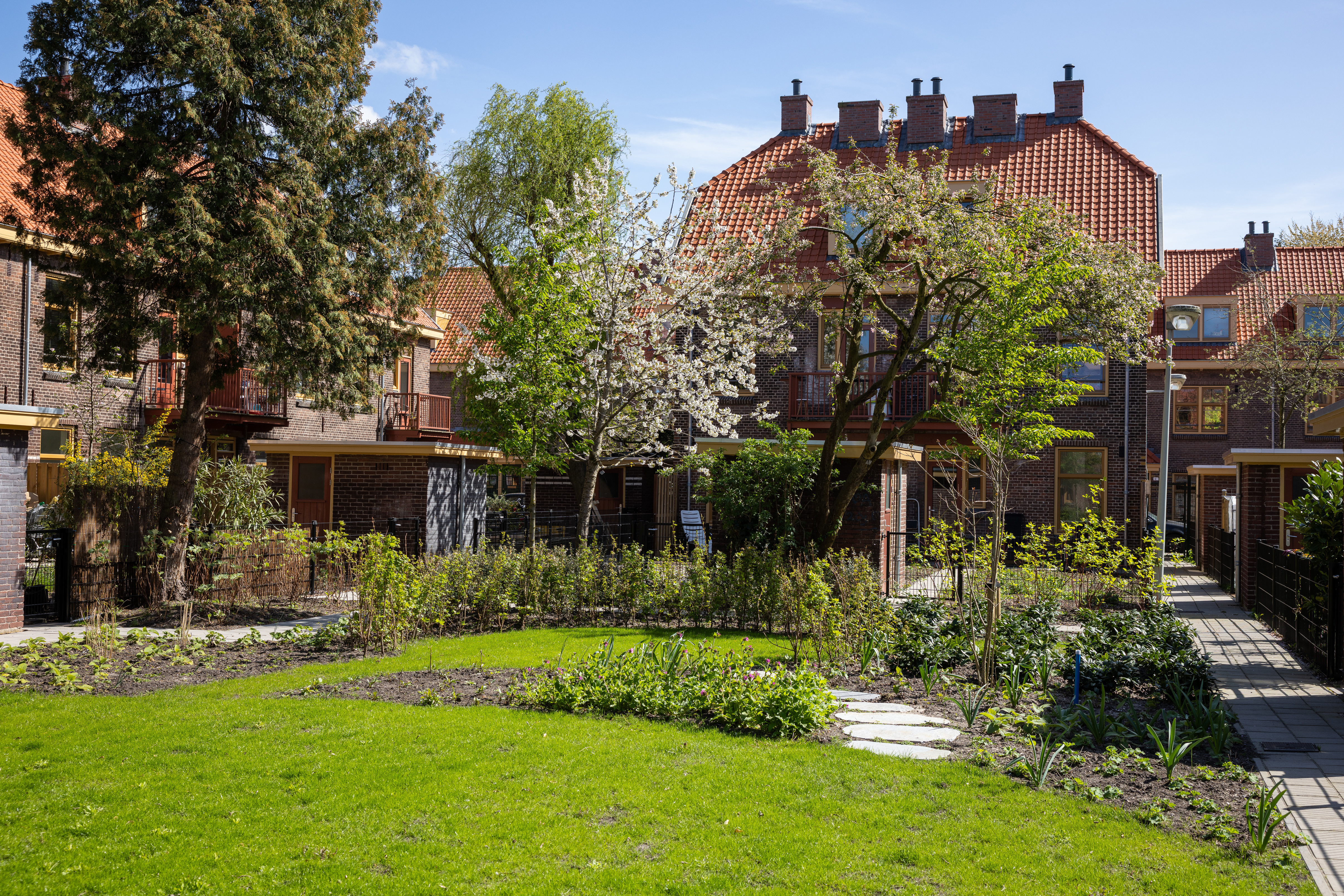 De binnentuin is samen met bewoners ontworpen