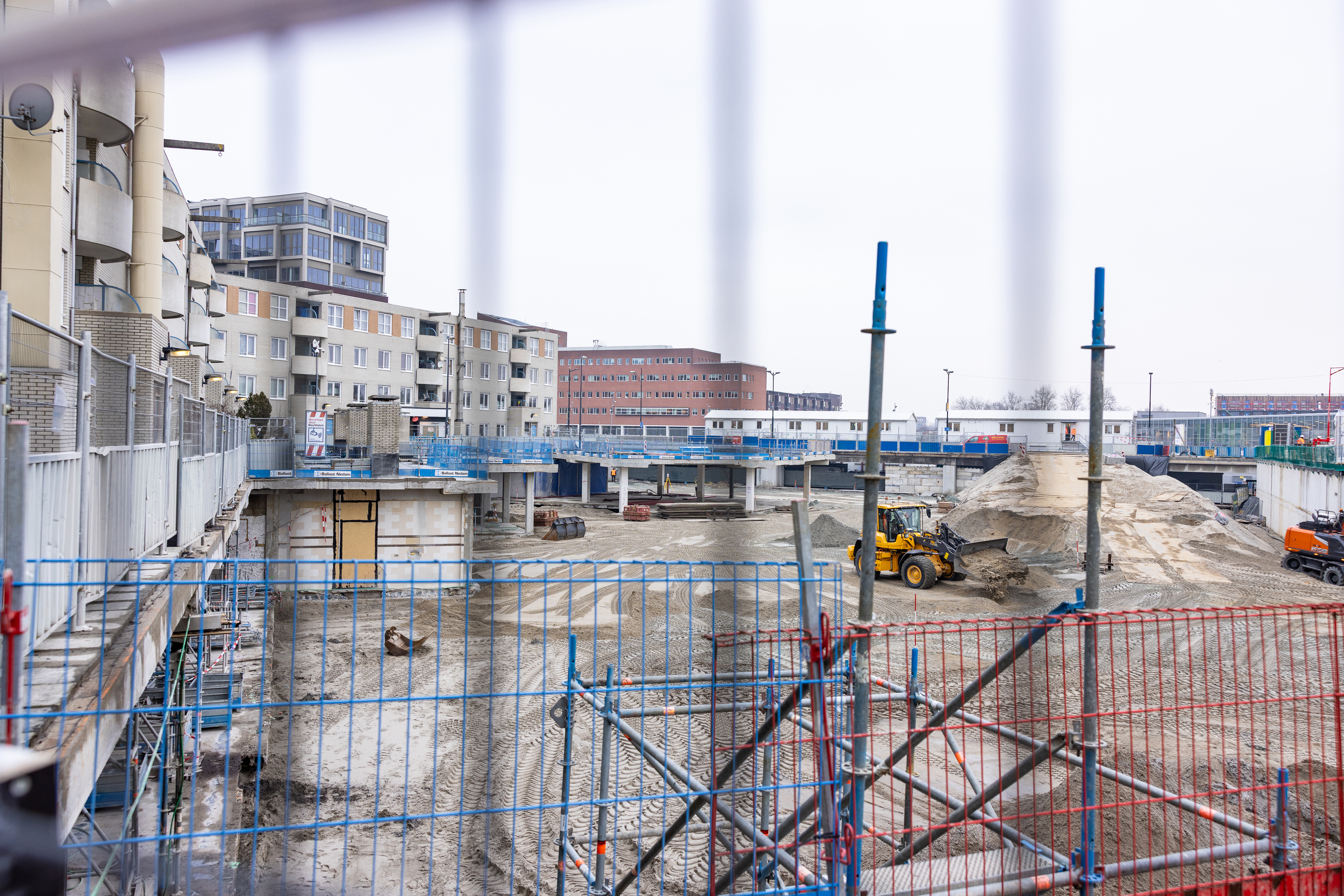 De bouwplaats waar het nieuwe winkelcentrum komt