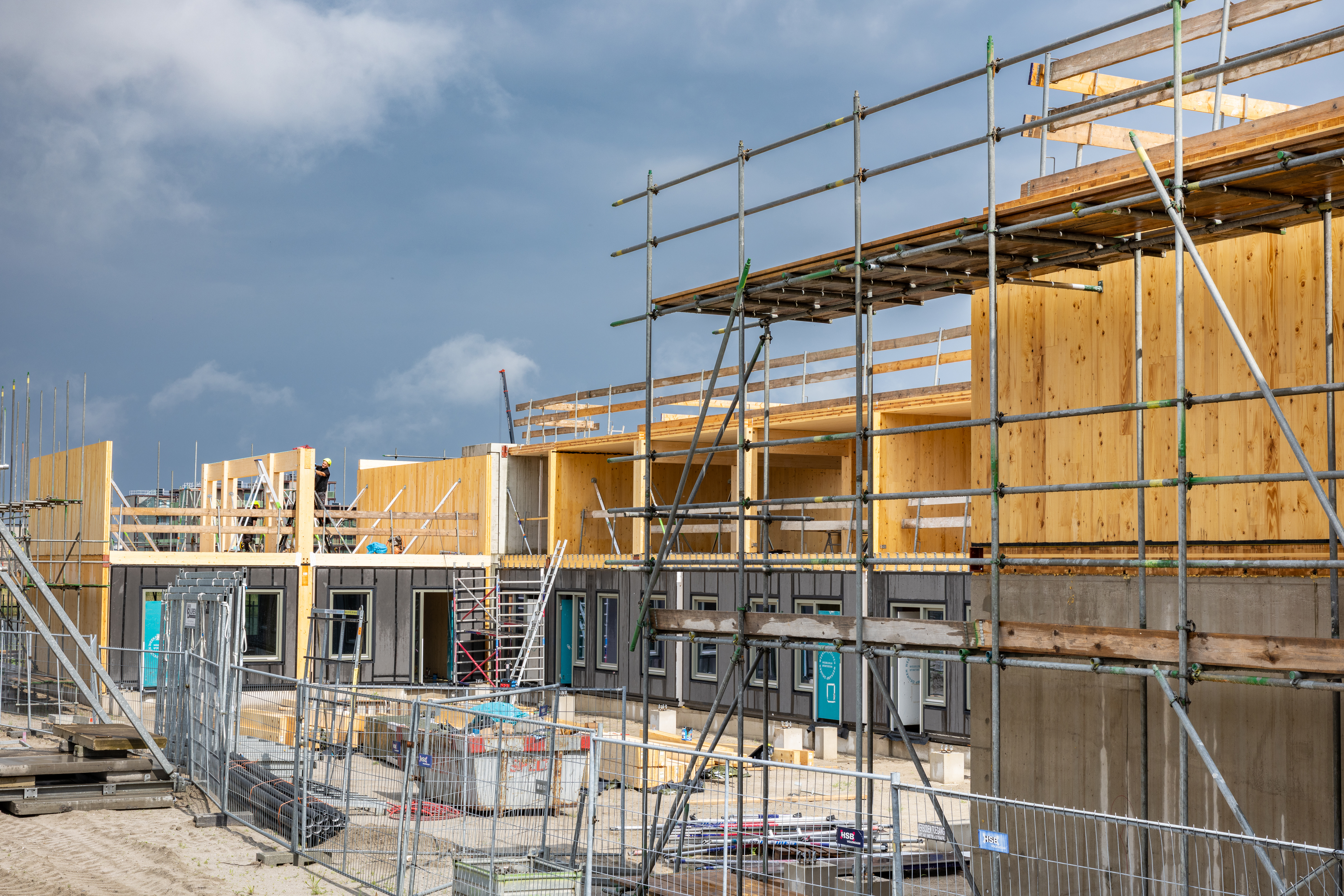 De houten contouren van 'Boni' met 50 woningen en is onderdeel van het MRA Houtconvenant